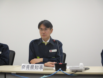 会議に出席する山下知事