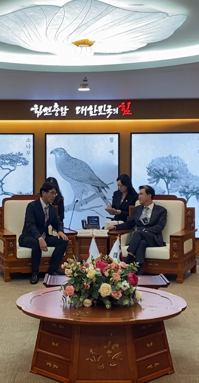 キム・テフム知事と意見交換