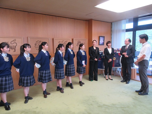 表敬訪問の様子