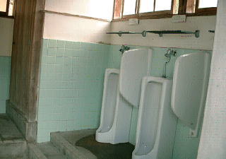 二月堂北側・南側トイレ中1