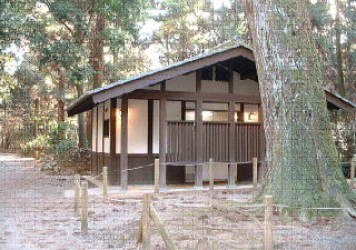 若宮神社南トイレ外観