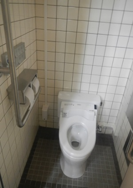 高畑駐車場トイレ中2