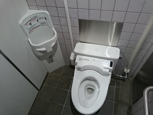 荒池園地トイレ中5