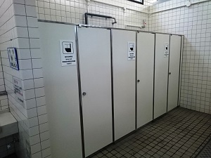 猿沢池トイレ中2