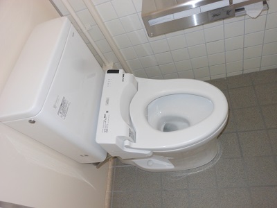 登大路園地トイレ中4