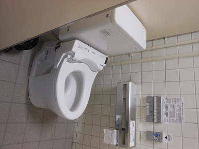 登大路園地トイレ中5