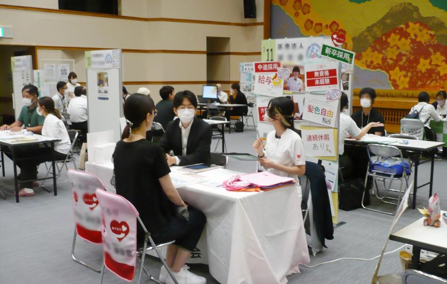 令和7年度の就職フェアの様子
