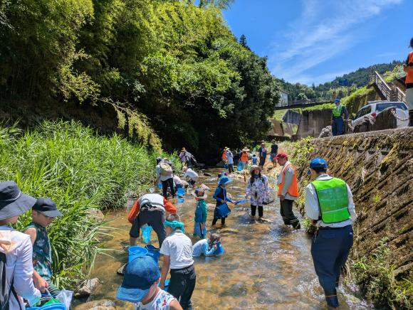 35_山添村_水生昆虫観察会＿写真.jpg
