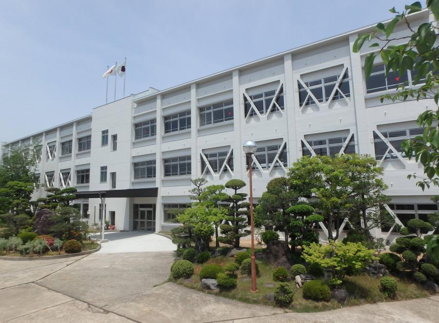 高等技術専門校外観