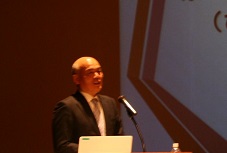 山﨑さんの講演の様子