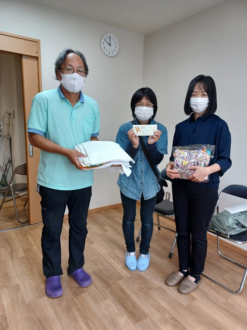 ぞうきん、コップ袋、図書カード