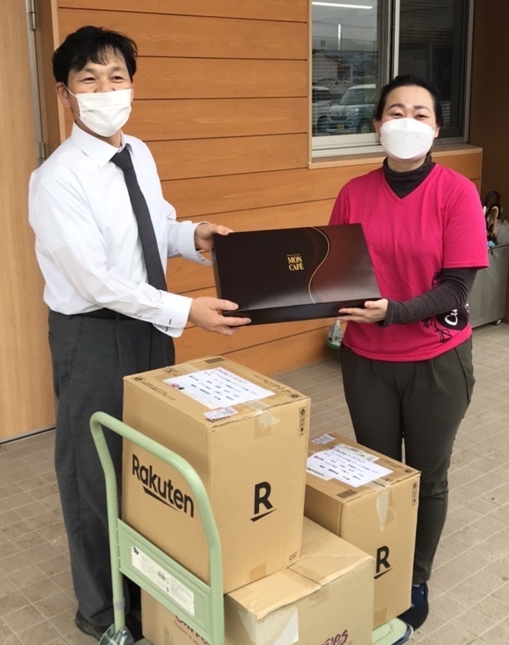 お菓子、乾麺、レトルト食品