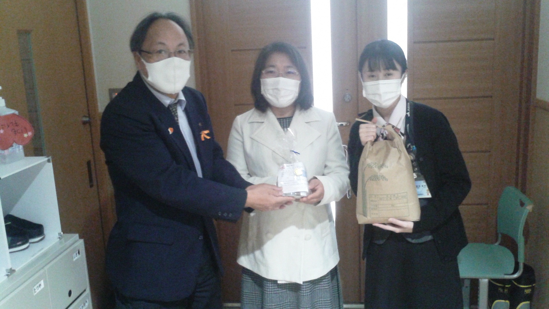 お米と除菌スプレー