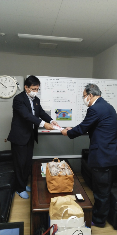 クッキーとぞうきん、画用紙等1