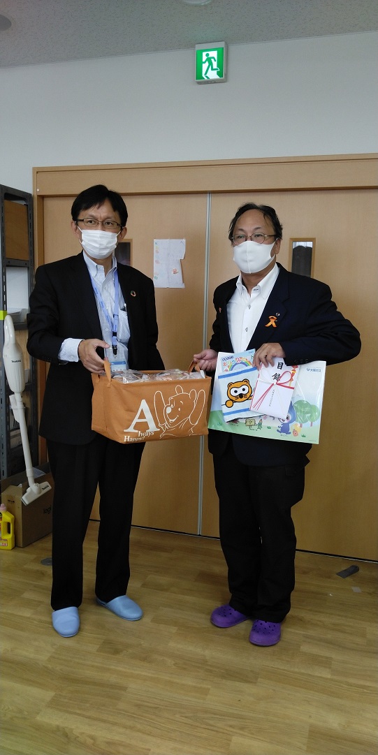 クッキーとぞうきん、画用紙等2