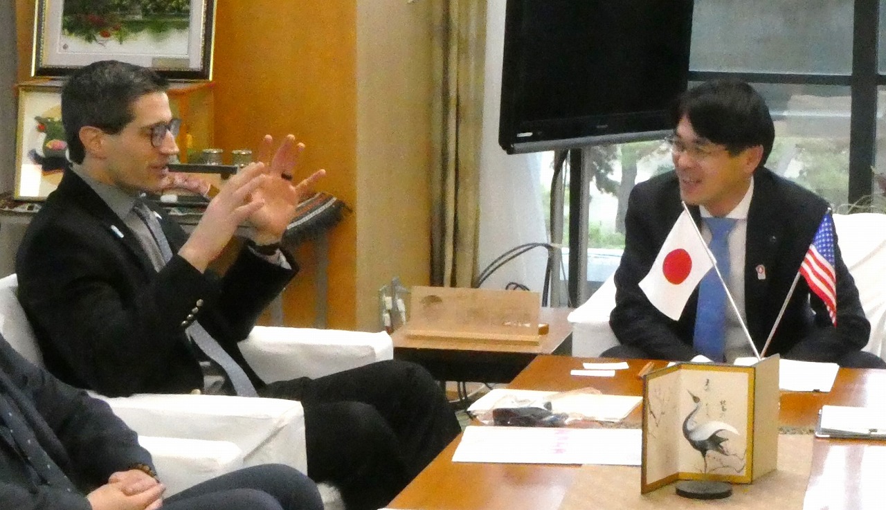 表敬訪問の様子1