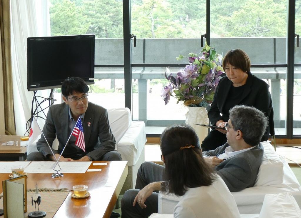 表敬訪問の様子1