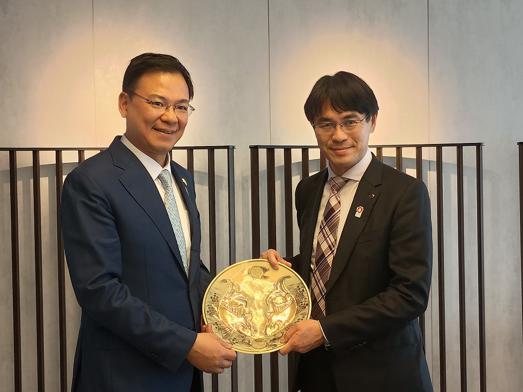 表敬訪問の様子2