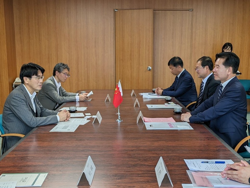 表敬訪問の様子1