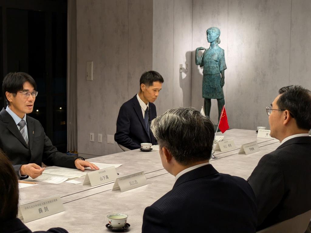 表敬訪問の様子2