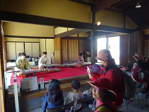 桜によせて　箏と三絃の演奏