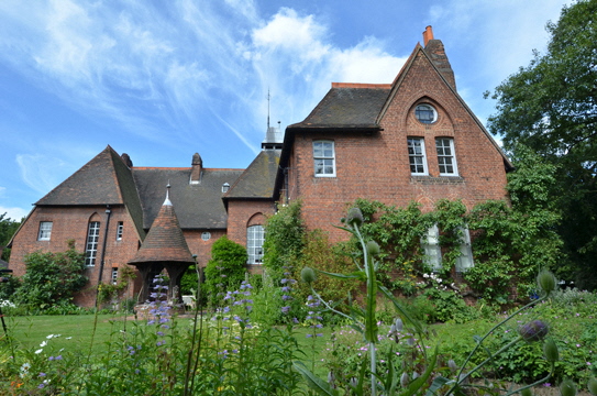画像：織作峰子(撮影) 《赤煉瓦の館》 Photo ⓒMineko Orisaku, ⓒBrain Trust Inc. Tha
