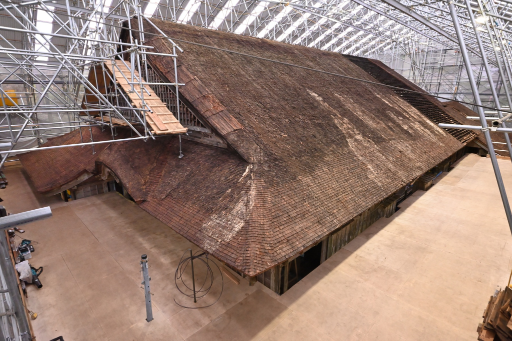 南西からみた社務所の写真。