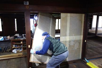 鶴の間 彩色板壁の取り外し