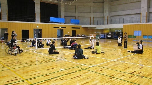 男子シッティングバレーボールナショナルチームとの交流の様子