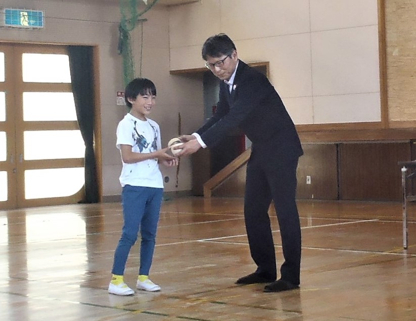 どんぐり受渡し