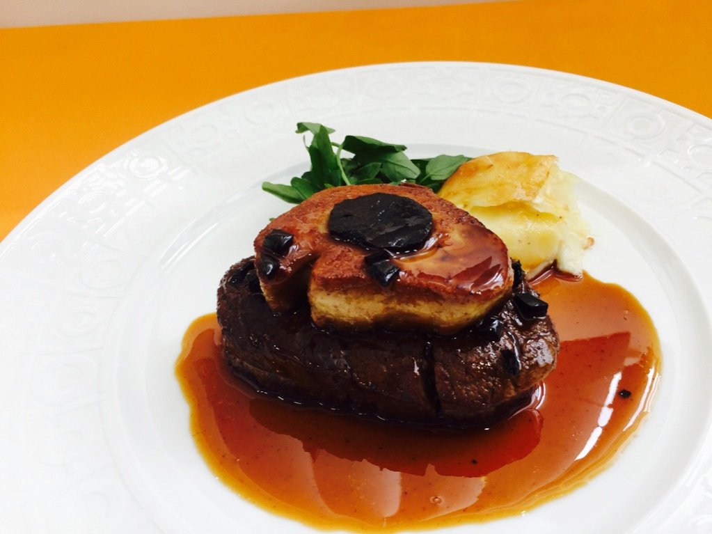 牛フィレ肉のステーキ、ロッシーニ風