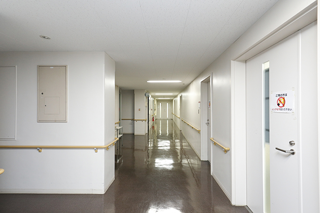 総合庁舎廊下