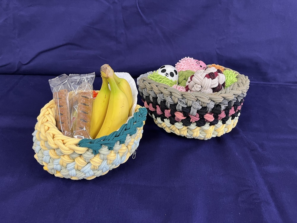 指編み小物入れ2