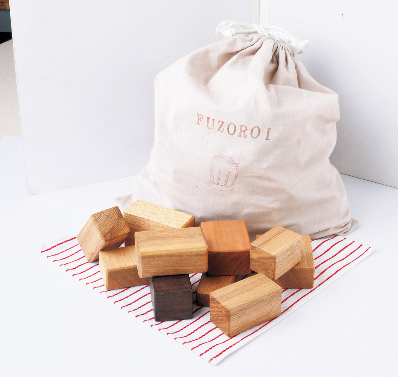 201_不揃いの積み木_1