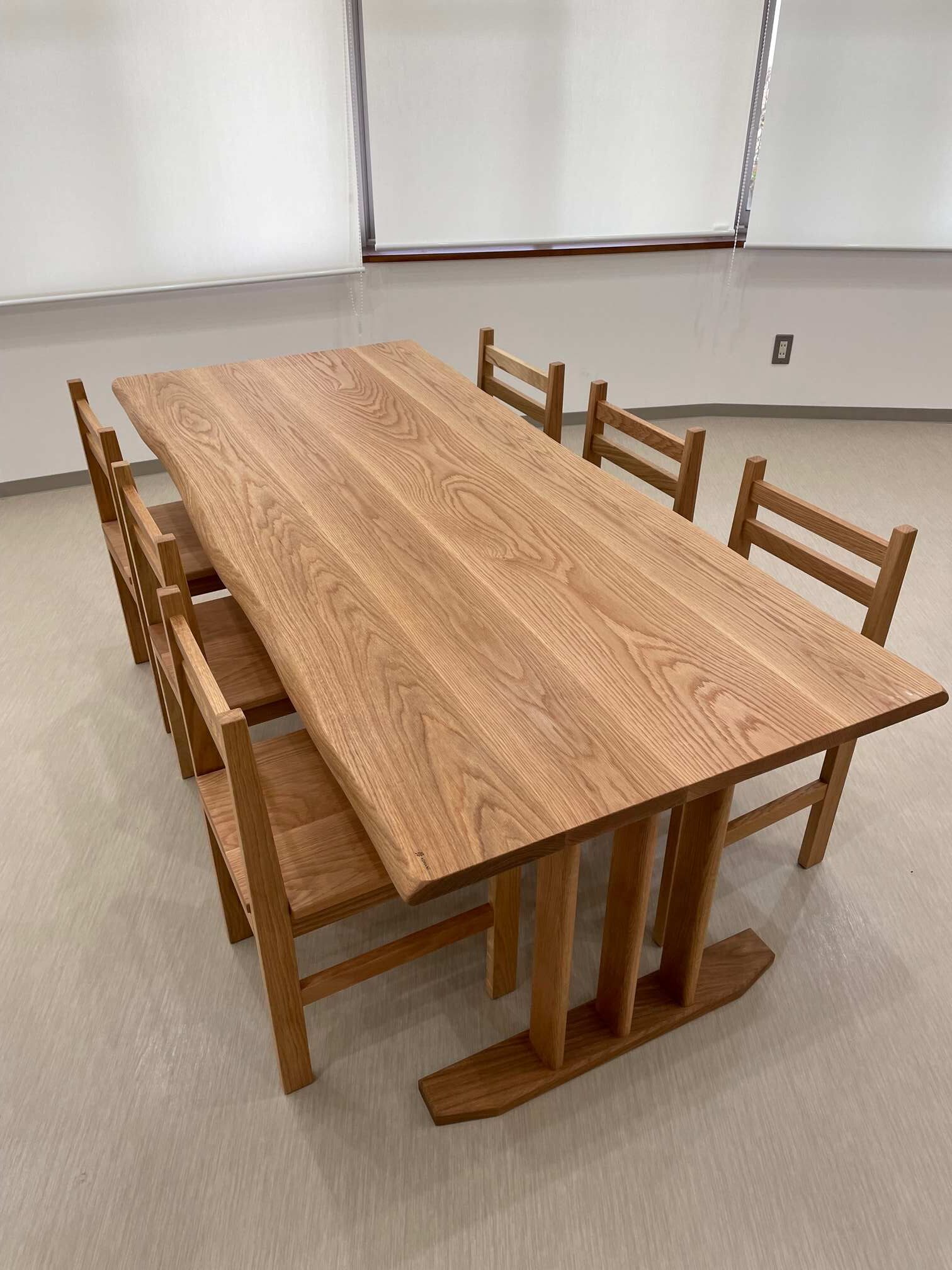 商品３（ダイニングテーブル+椅子）