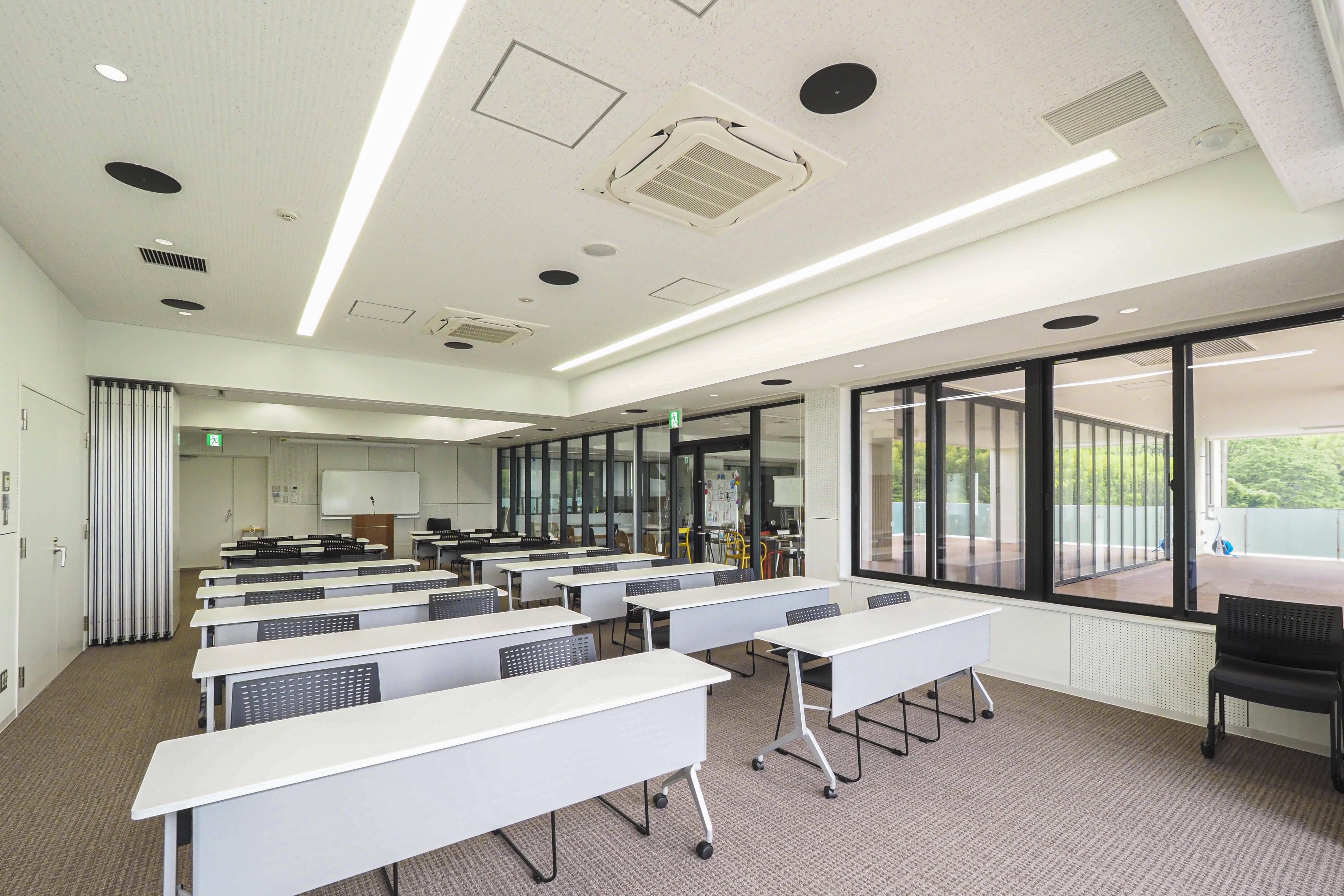 セミナールームA+Bサムネイル2