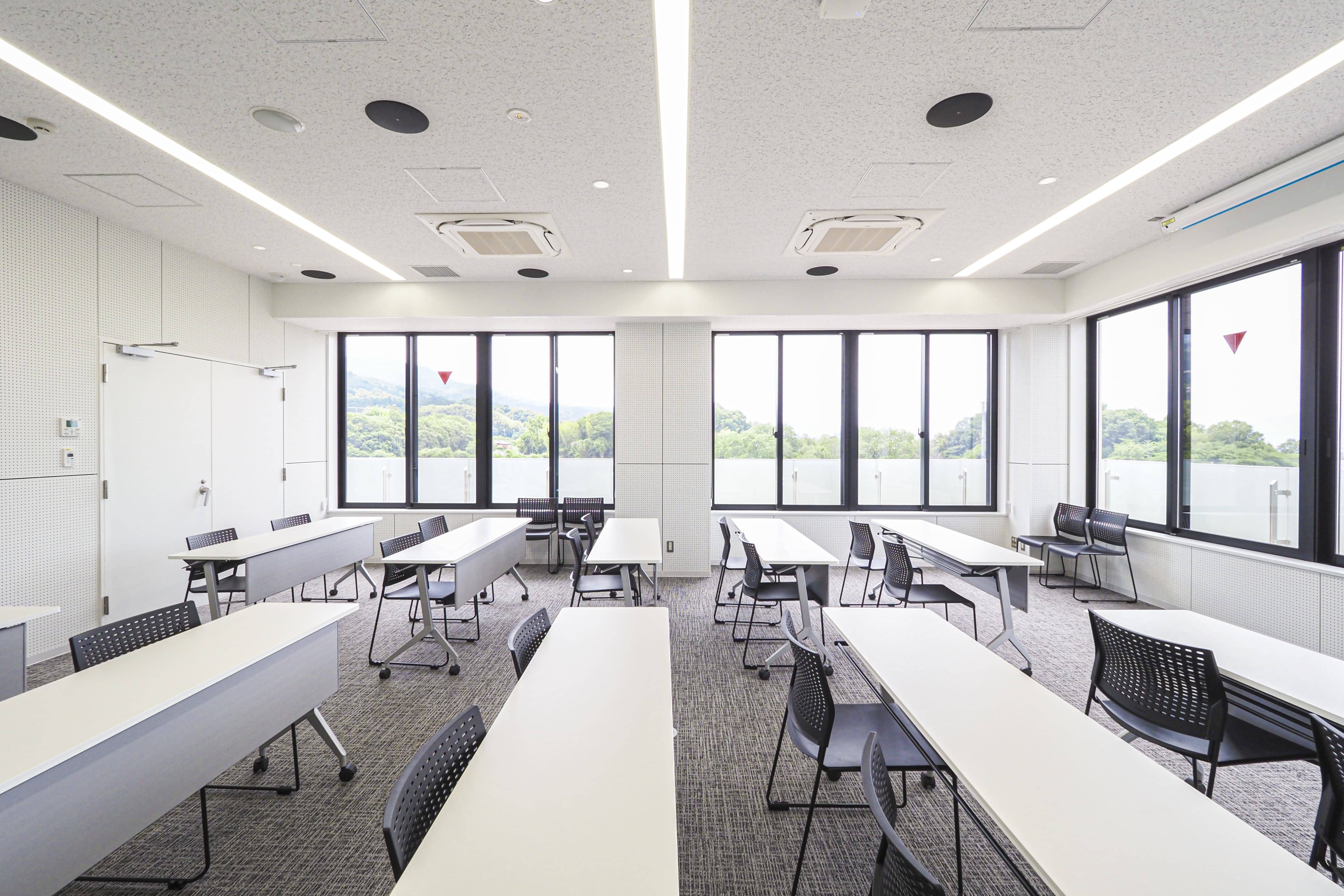 セミナールームCサムネイル3