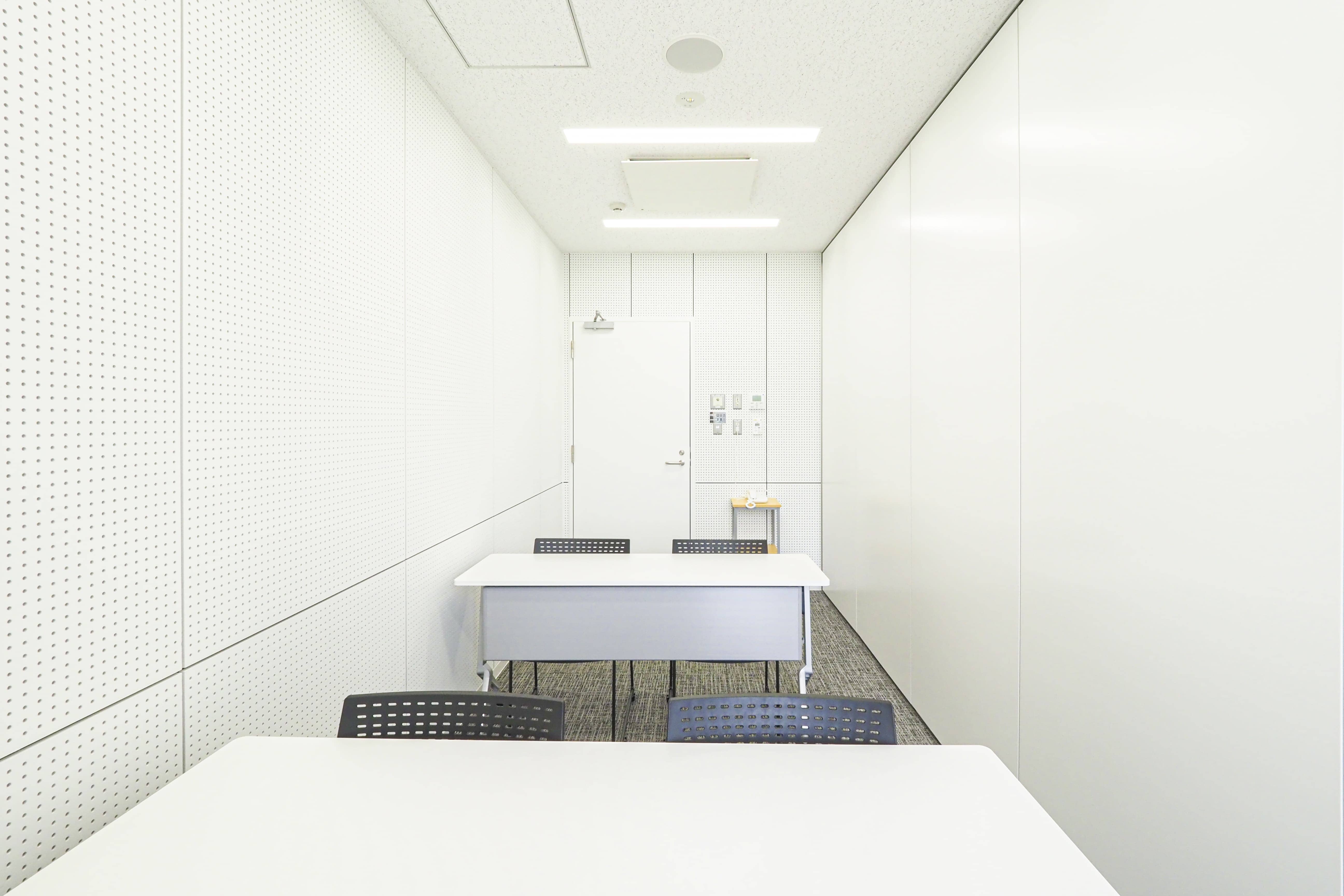 セミナールームDサムネイル1