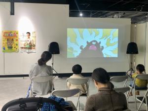 読み聞かせ動画の様子