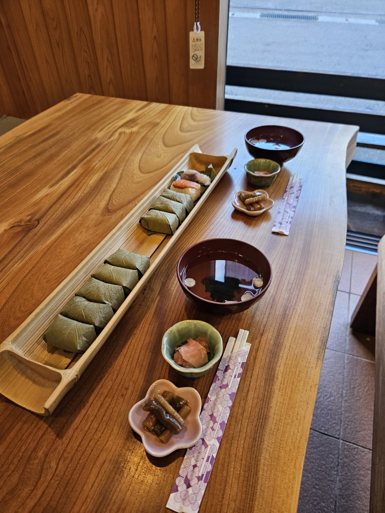 柿の葉寿し　柳豊