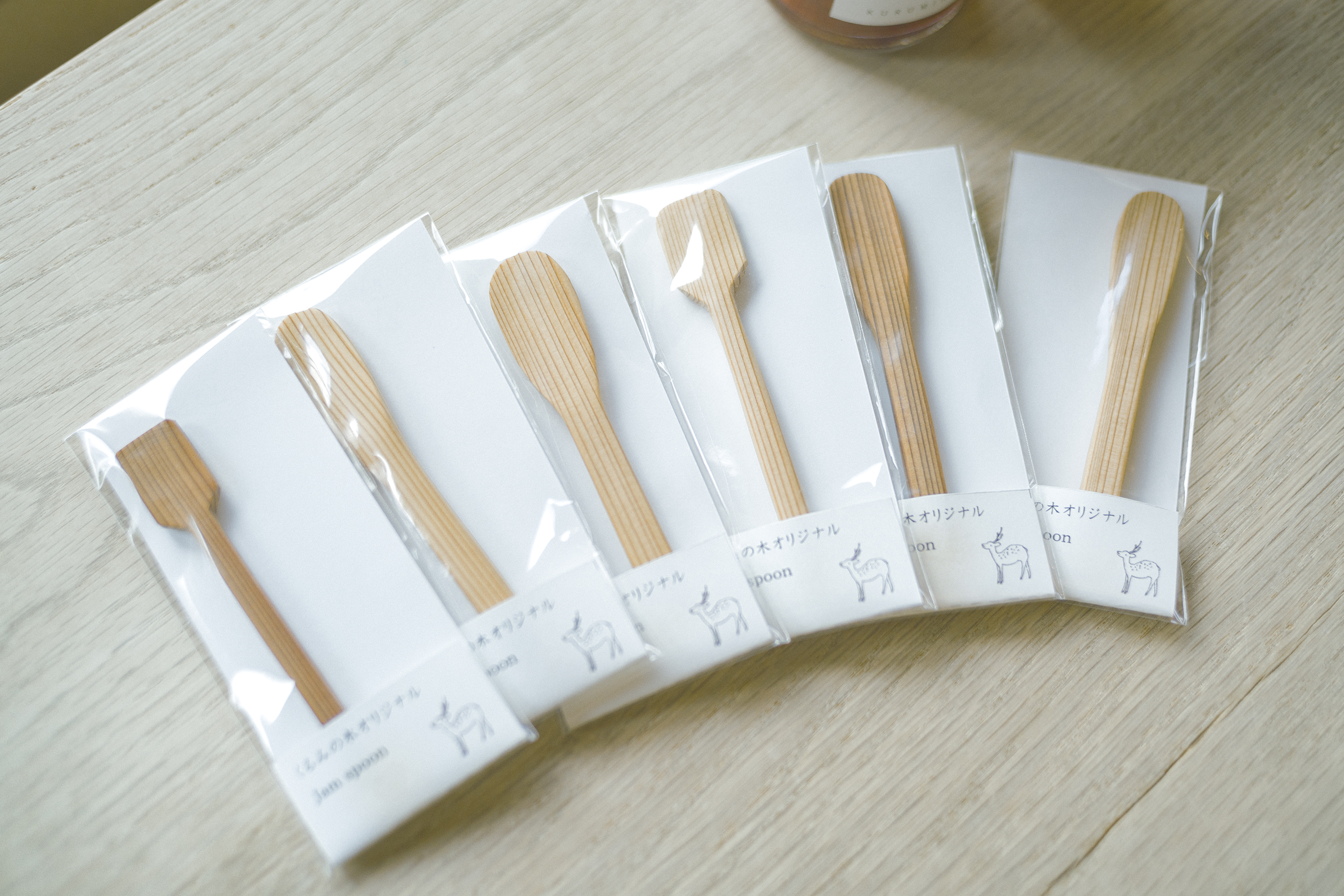 奈良の木で作られたジャム用スプーンなどの木製カトラリー