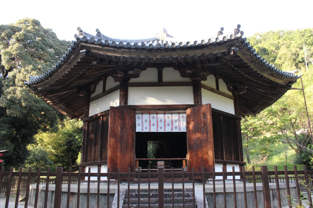 栄山寺