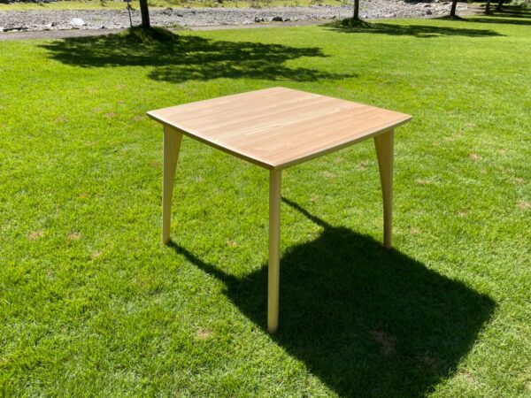 奈良の木 プロダクト Dining table square